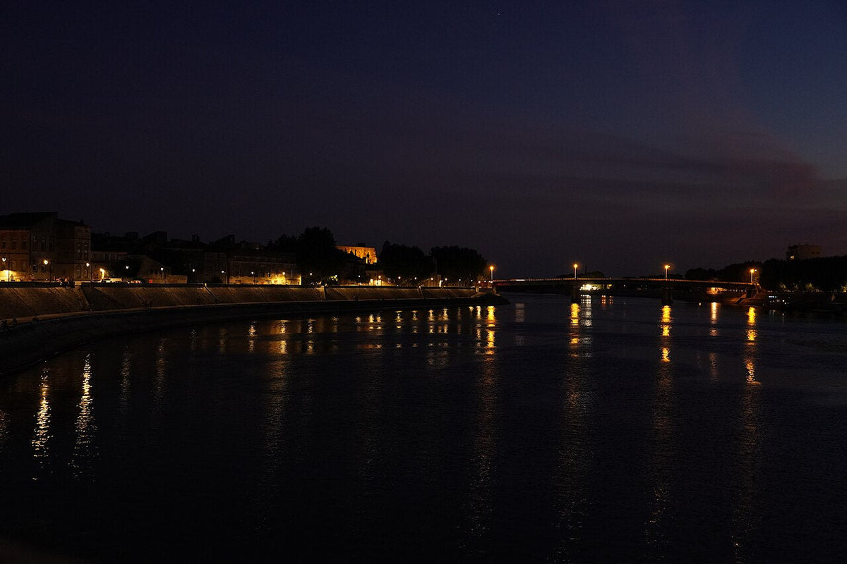 Le Rhône à Arles de nuit sur les pas de Vincent van Gogh