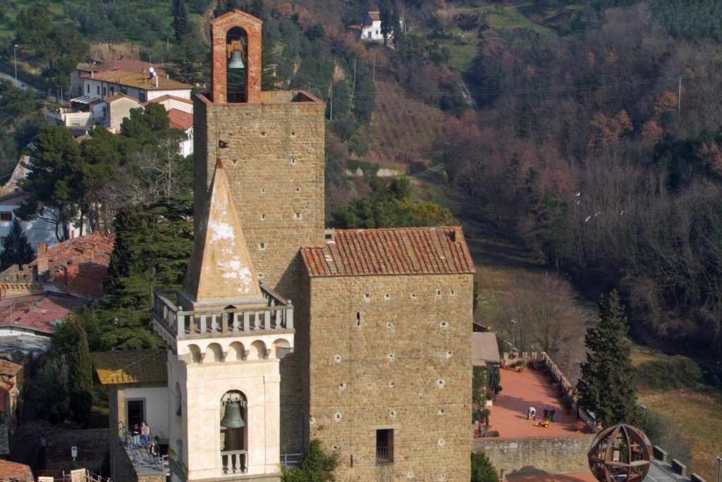 Vue aérienne du village de Vinci en Toscane
