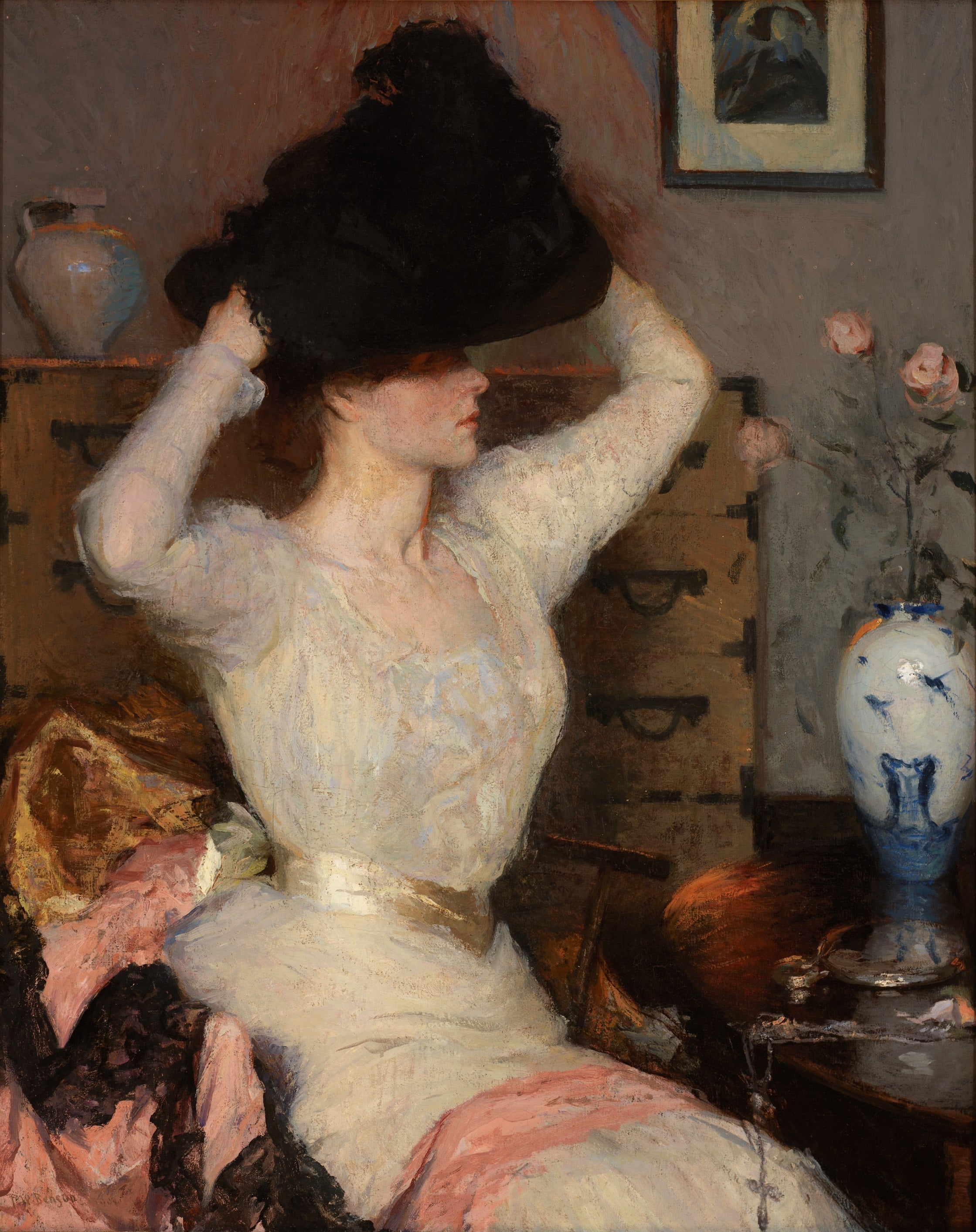Dame essayant un chapeau (Le chapeau noir) - Frank Weston Benson