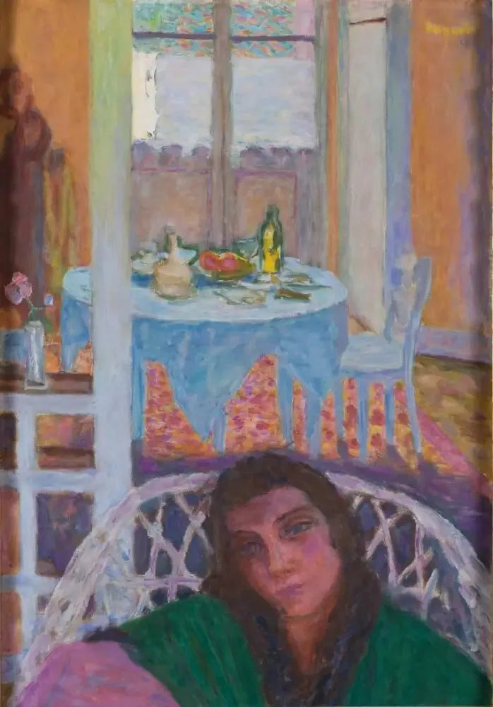 Rattan koltukta bir kadınla iç mekan - Pierre Bonnard